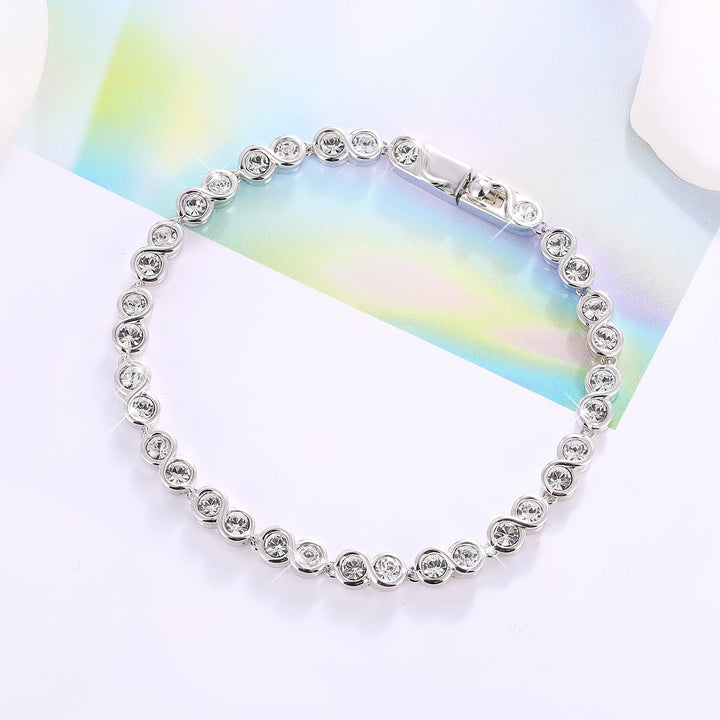 Edles Armband aus echtem 925er Silber mit fein gefassten 5A Zirkonia – das Armband Sienna für stilbewusste Damen.