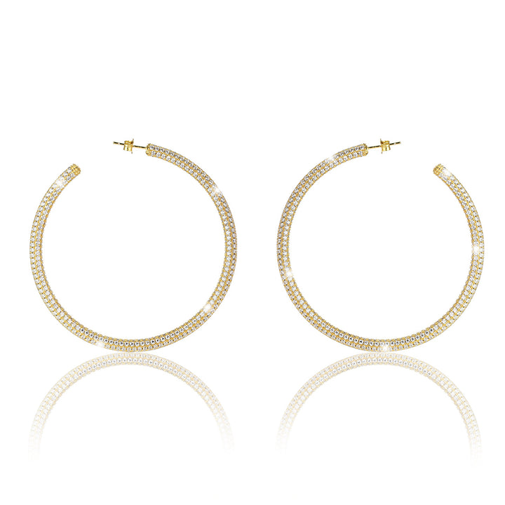 Seitenansicht der Creole Sparkly Elegance Gold – große Creolen mit mehreren Reihen funkelnder Zirkoniasteine