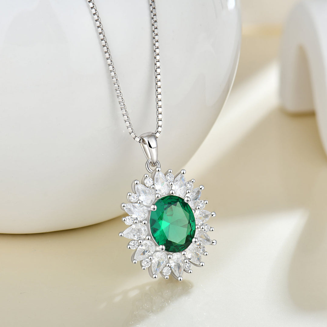 Hochwertige Halskette Fame mit grünem Zirkonia – Damenkette aus 925er Silber, ideales Geschenk für sie