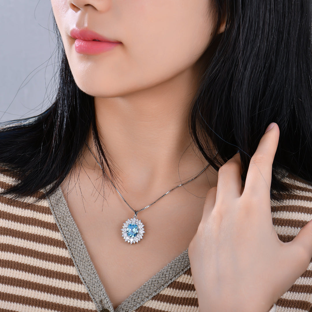 Moderne Damen Halskette Fame in Hellblau – Zirkonia Anhänger aus 925 Silber, stilvoller Modeschmuck