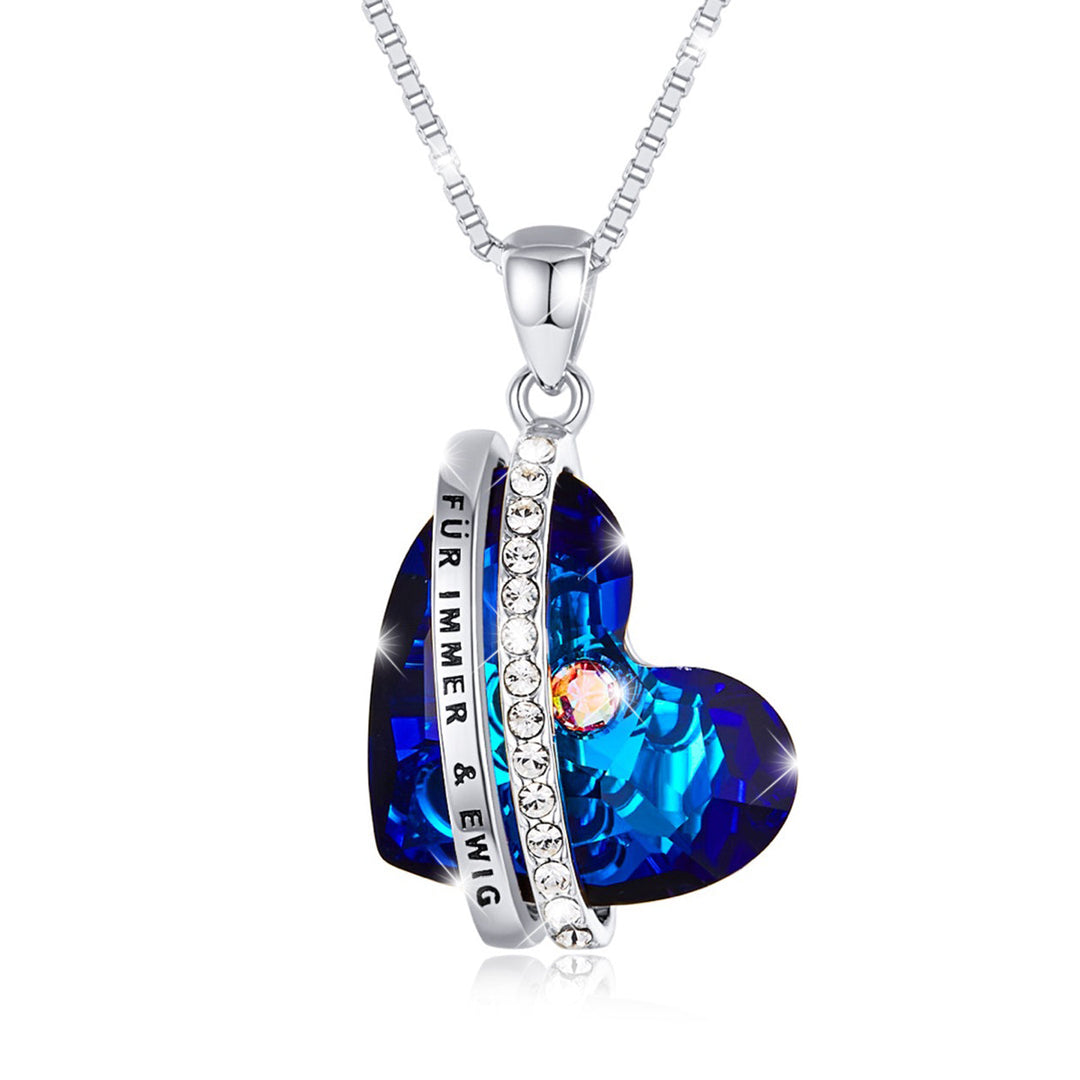 Herzförmige Halskette „Für immer und ewig“ in Blau mit Zirkonia und silberner Fassung – elegante Frontansicht.