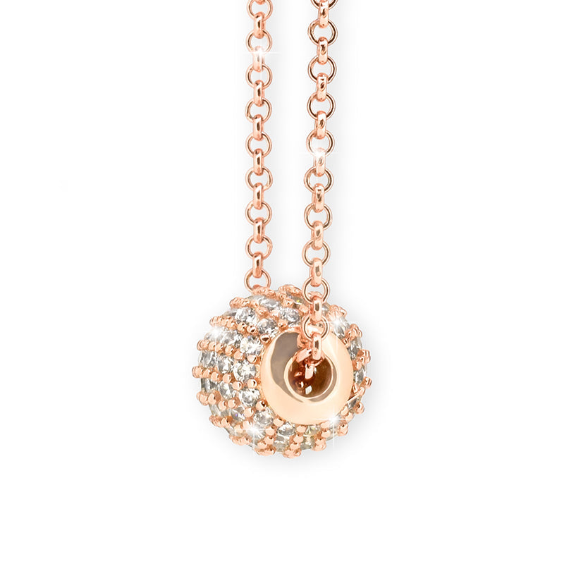 Detailaufnahme der Halskette Grace in Roségold mit 5A Zirkonia – hochwertiger Anhänger in Nahaufnahme.