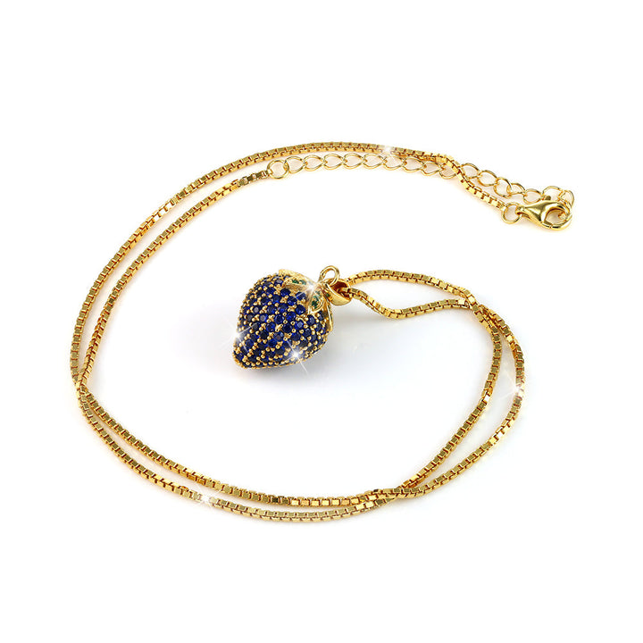 Vergoldete Halskette mit Zirkonia-Erdbeer-Anhänger in Blau – funkelnder Edelsteinschmuck für Frauen, trendiger Modeschmuck